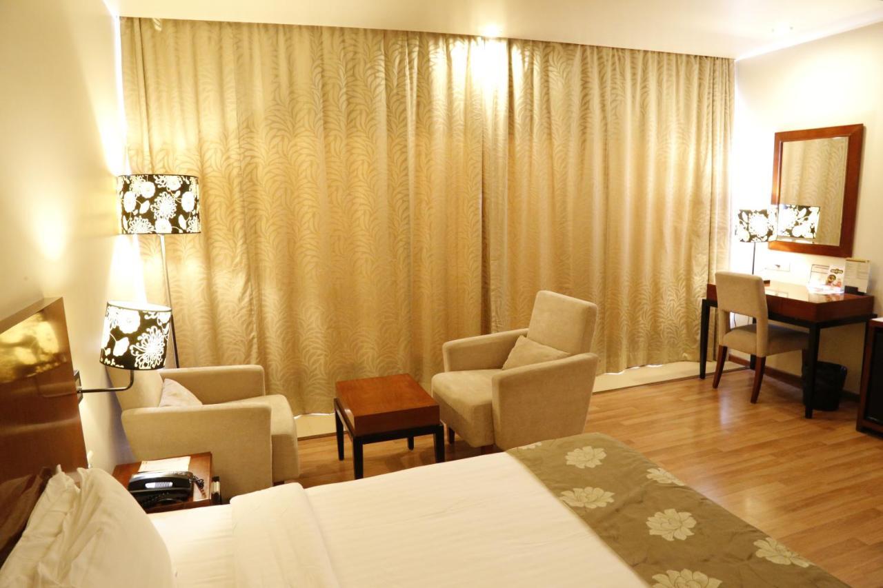 The Aures Hotel Aurangabad  Ngoại thất bức ảnh